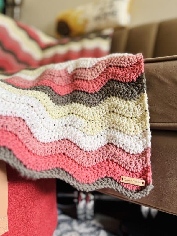 Ripple Throw Blanket Edge