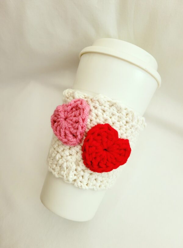 Cup Sleeve, Crochet - Cream with Pink and Red Hearts - Image 4