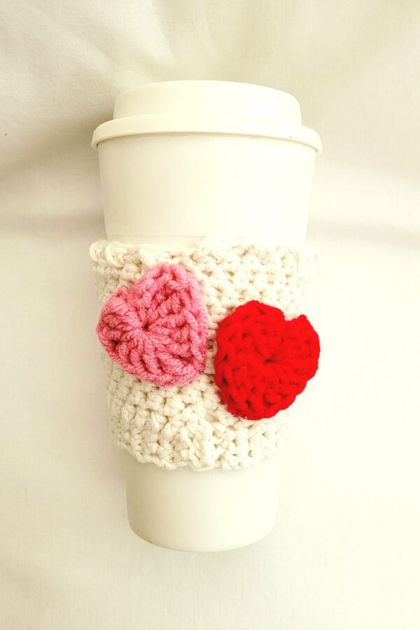 Cup Sleeve, Crochet - Cream with Pink and Red Hearts