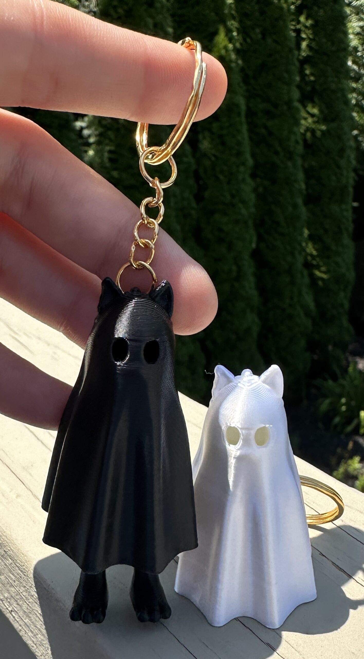 Ghost Cat Keychain – Black or White – 3D Printed Spooky Kitty Charm - Image 4