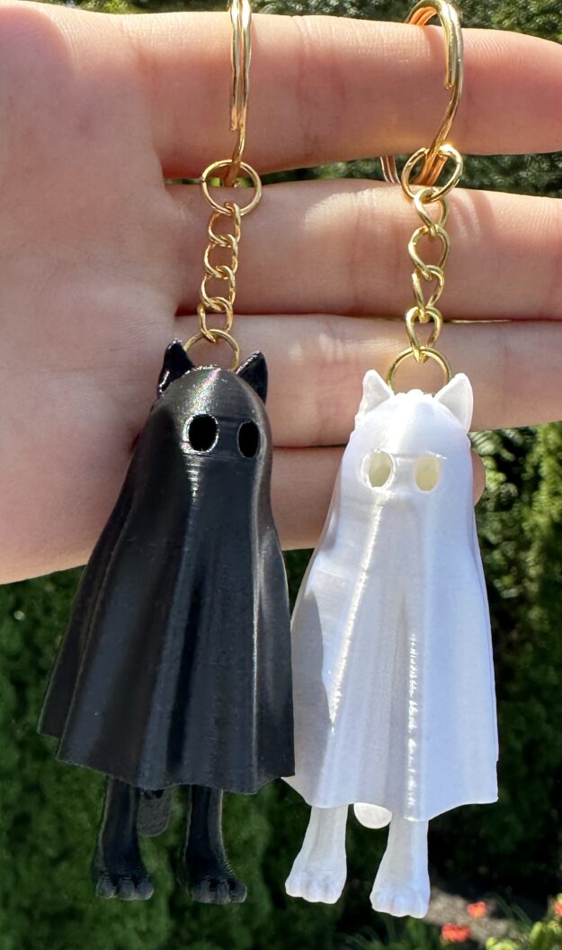 Ghost Cat Keychain – Black or White – 3D Printed Spooky Kitty Charm