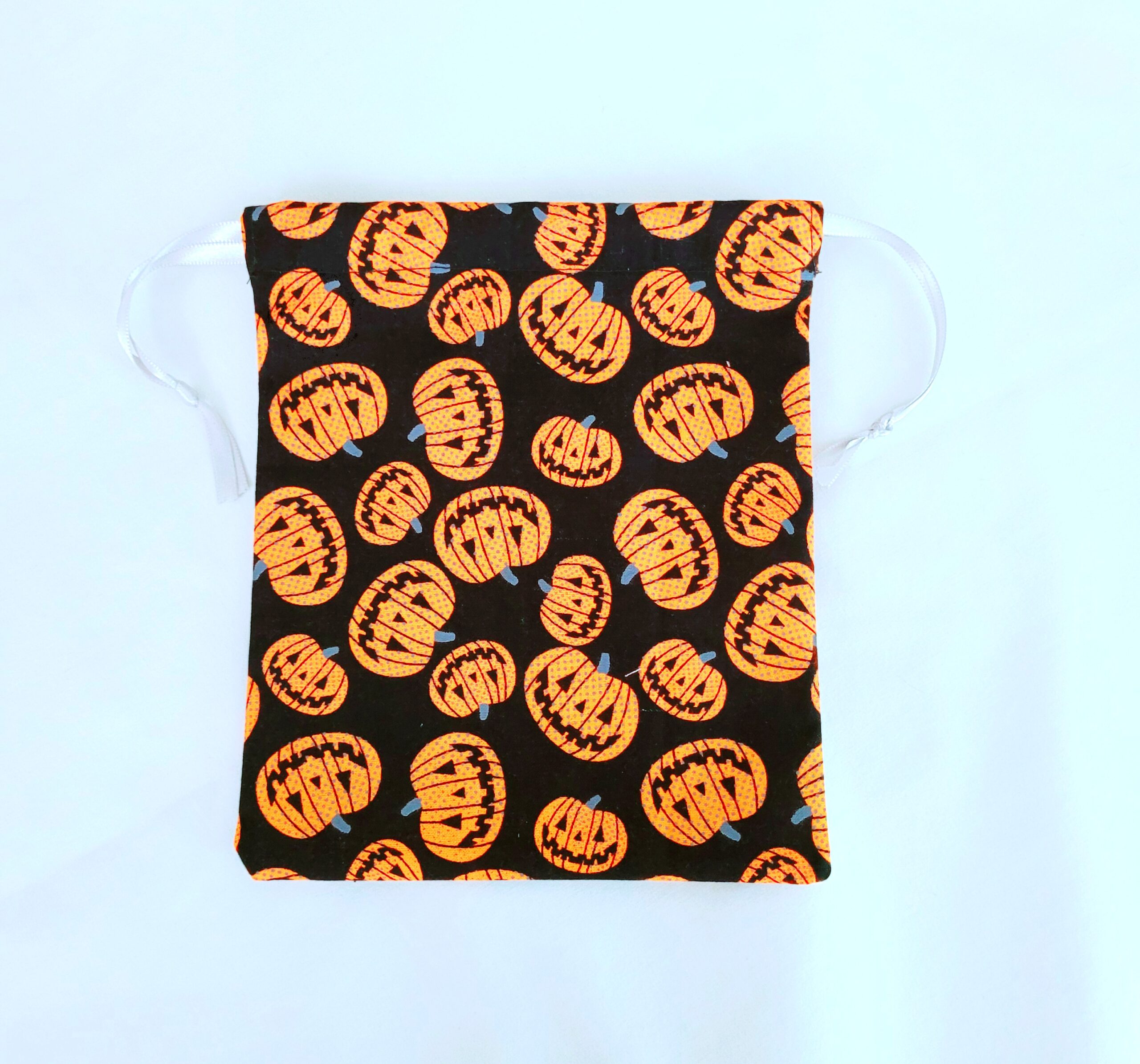 Drawstring Bag – Reusable Gift & Storage Pouch – Pumpkins (Grey Ribbon Tie)