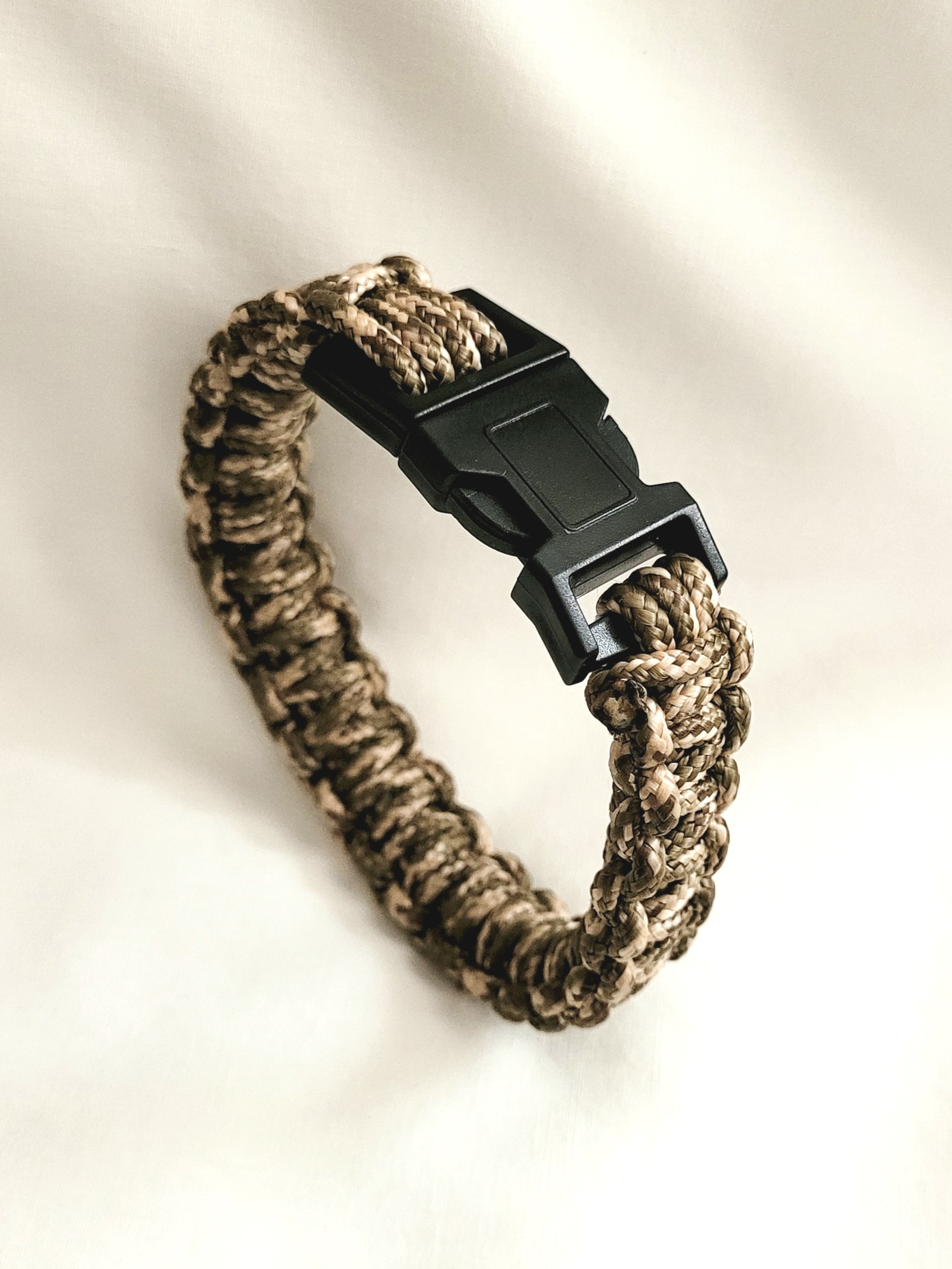 Paracord Unisex Bracelet - Coral Tiger - Image 3