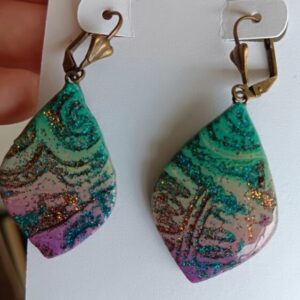 Stunning hombre statement earrings with sparkling design