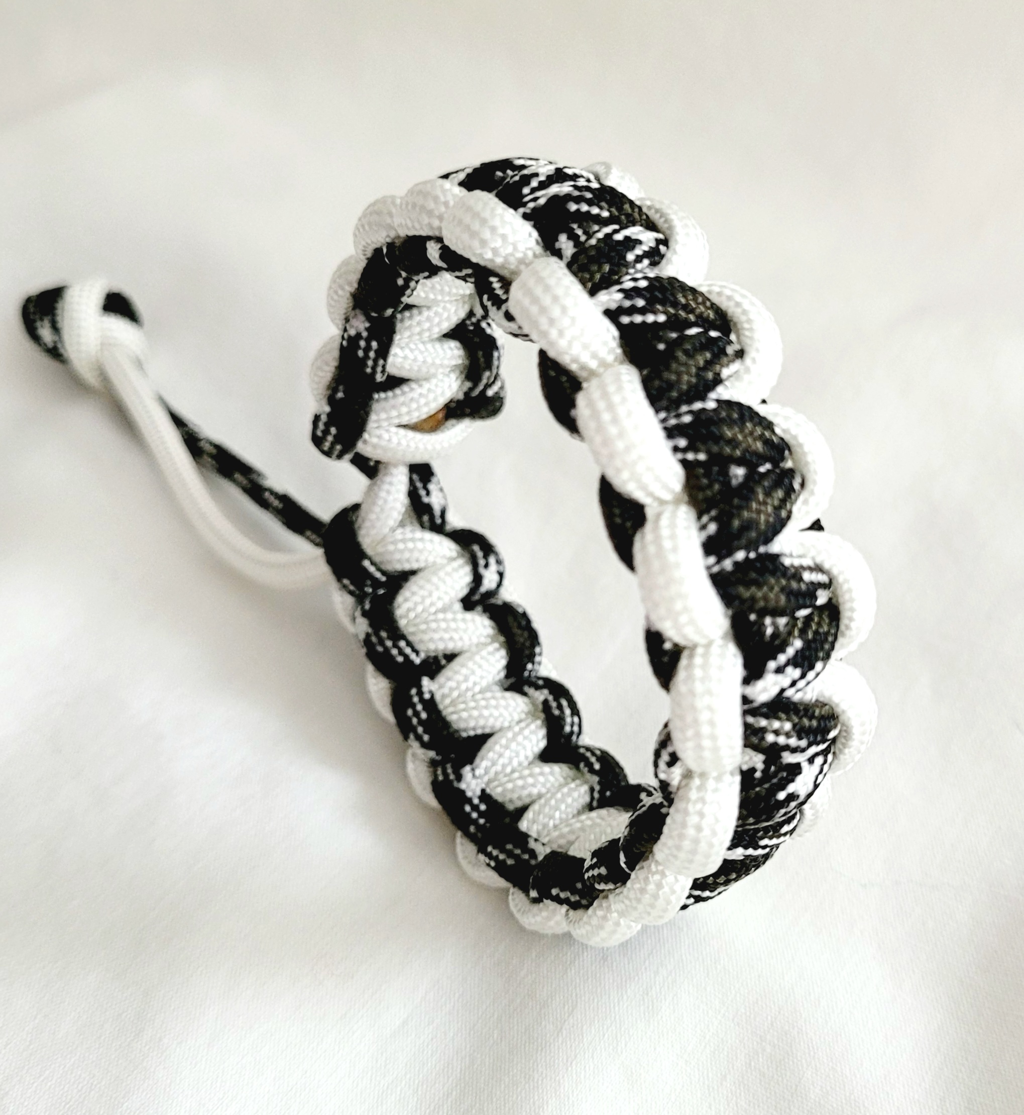 Paracord Braided Unisex Adjustable Bracelet - Urban Camo with White