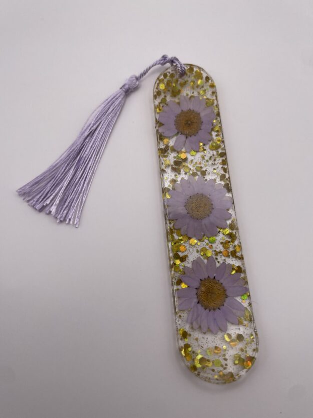 Resin floral bookmark with tassel - purple