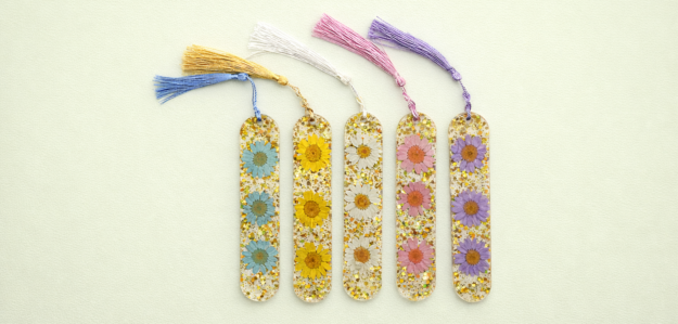 Resin floral bookmark with gold glitter and tassel