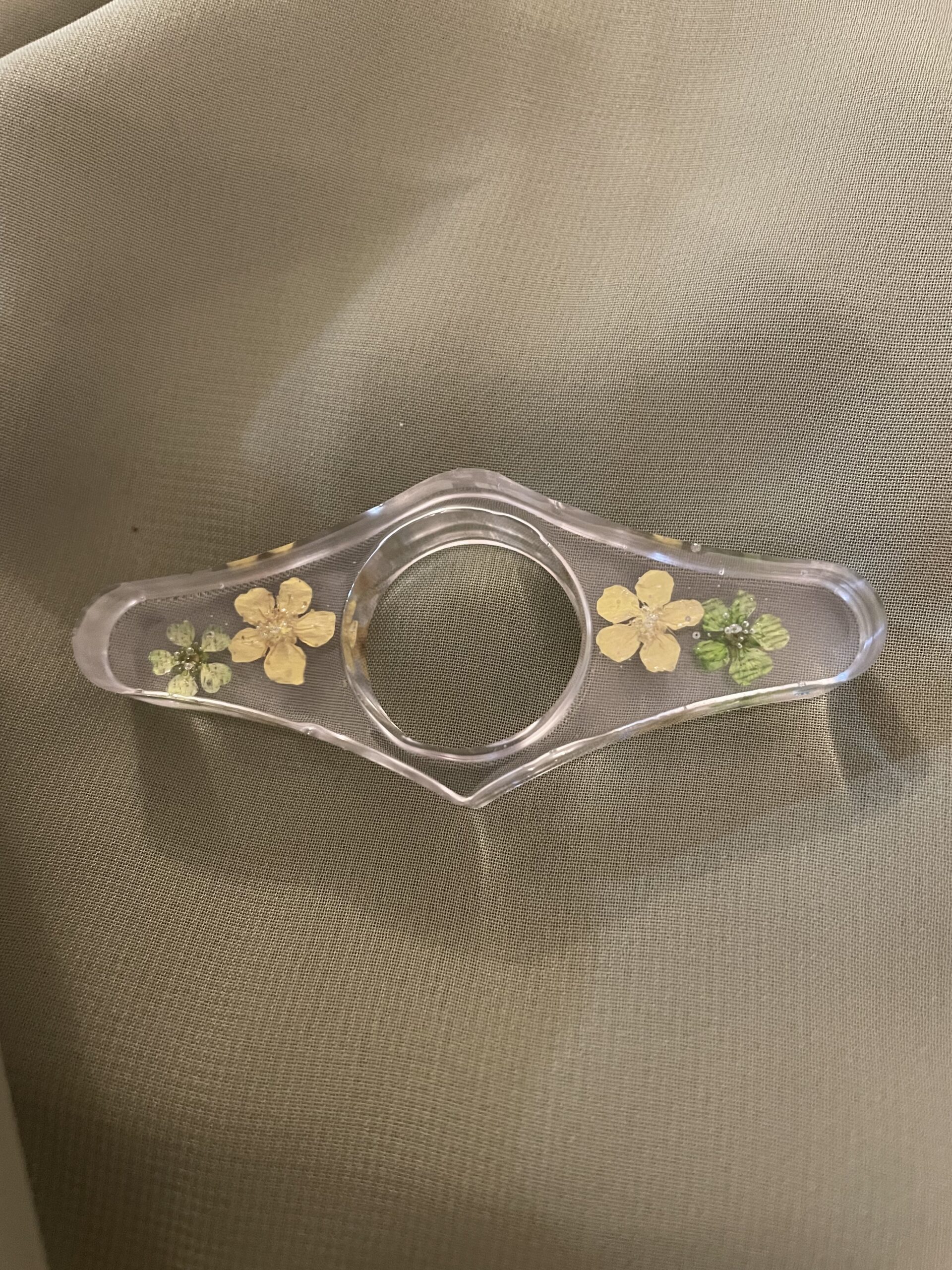 Book Page Holder for Reading -Petal Shaped - Image 8