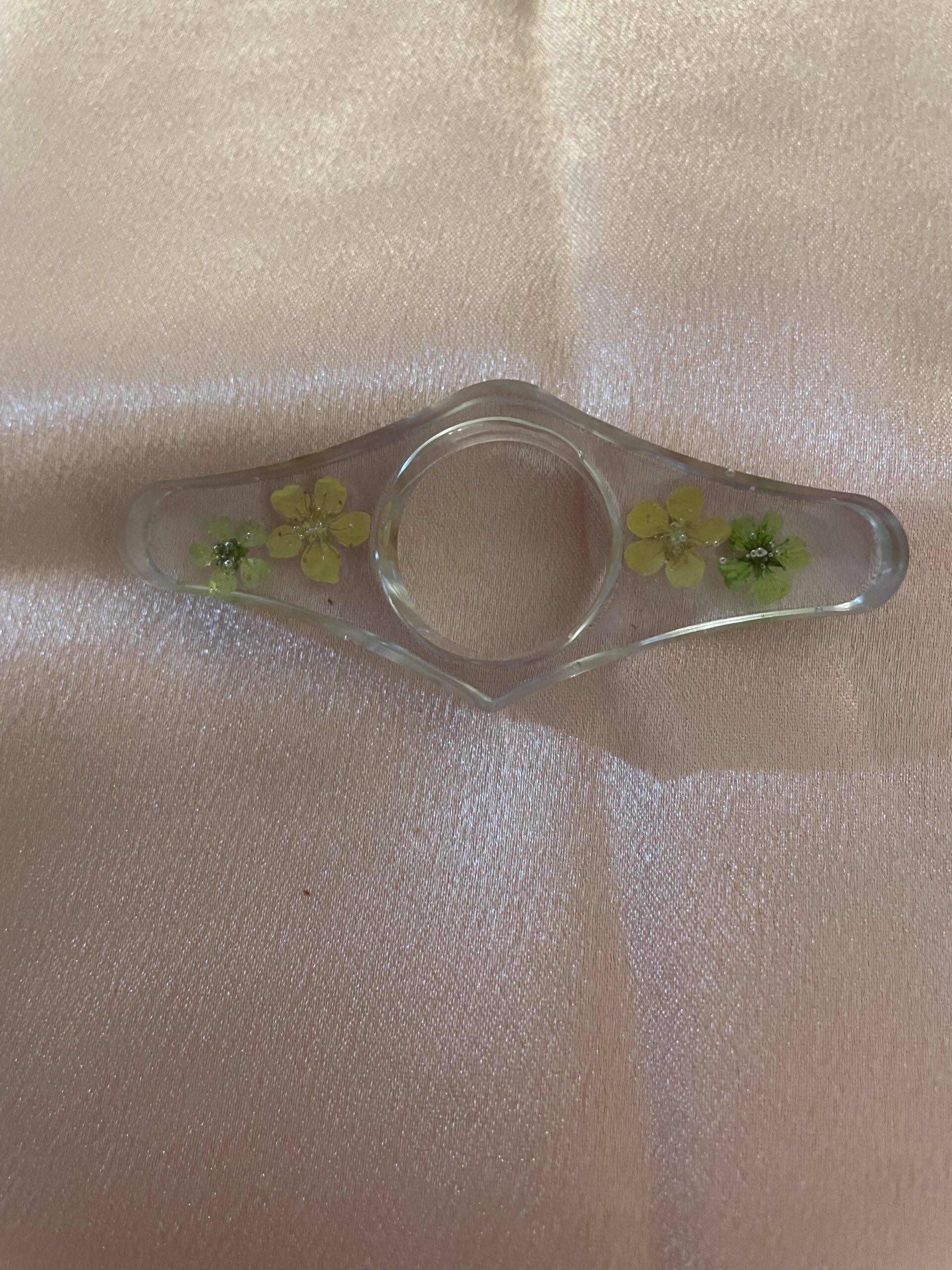 Book Page Holder for Reading -Petal Shaped - Image 2